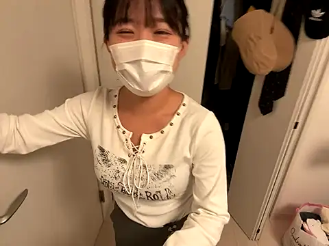 Snapshot of hikiwarinatto_xoxo chatting on 12/16/25, 08:41 hikiwarinatto xoxo online show from 12/16/25, 08:41