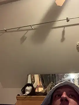 Snapshot of P44698 chatting on 03/21/26, 12:37 P44698 online show from 03/21/26, 12:37