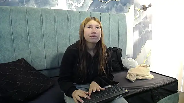 Snapshot of Olivia11_ chatting on 10/02/25, 12:34 Olivia11 online show from 10/02/25, 12:34