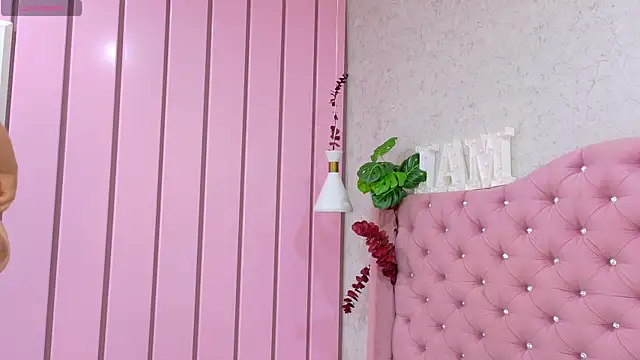 SofiaWildee online show from 10/01/25, 08:37