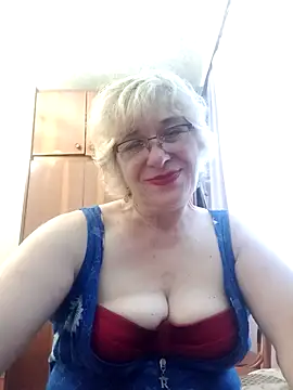 Snapshot of 52MiaLove02 chatting on 05/16/26, 05:26 52MiaLove02 online show from 05/16/26, 05:26
