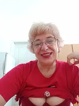 Snapshot of 52MiaLove02 chatting on 05/26/26, 04:52 52MiaLove02 online show from 05/26/26, 04:52