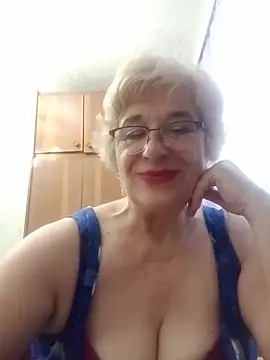 Snapshot of 52MiaLove02 chatting on 05/27/26, 03:47 52MiaLove02 online show from 05/27/26, 03:47