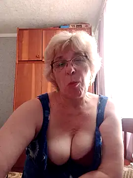 Snapshot of 52MiaLove02 chatting on 06/11/26, 04:49 52MiaLove02 online show from 06/11/26, 04:49