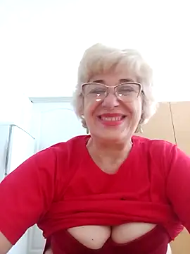 Snapshot of 52MiaLove02 chatting on 06/18/26, 04:46 52MiaLove02 online show from 06/18/26, 04:46