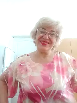 Snapshot of 52MiaLove02 chatting on 06/29/26, 04:52 52MiaLove02 online show from 06/29/26, 04:52