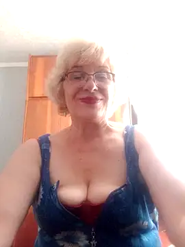 Snapshot of 52MiaLove02 chatting on 07/10/26, 03:14 52MiaLove02 online show from 07/10/26, 03:14
