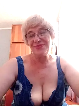 Snapshot of 52MiaLove02 chatting on 07/15/26, 04:56 52MiaLove02 online show from 07/15/26, 04:56