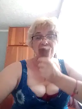 Snapshot of 52MiaLove02 chatting on 07/20/26, 10:39 52MiaLove02 online show from 07/20/26, 10:39