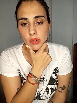 Snapshot of kariciasecreta chatting on 09/11/25, 01:28 kariciasecreta online show from 09/11/25, 01:28