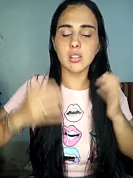 Snapshot of kariciasecreta chatting on 09/14/25, 01:16 kariciasecreta online show from 09/14/25, 01:16