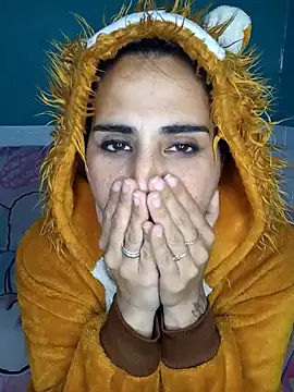 Snapshot of kariciasecreta chatting on 09/16/25, 02:34 kariciasecreta online show from 09/16/25, 02:34