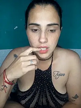Snapshot of kariciasecreta chatting on 11/20/25, 02:12 kariciasecreta online show from 11/20/25, 02:12