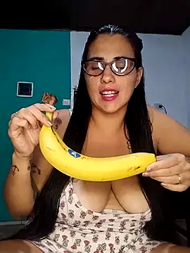 Snapshot of kariciasecreta chatting on 04/01/26, 01:39 kariciasecreta online show from 04/01/26, 01:39