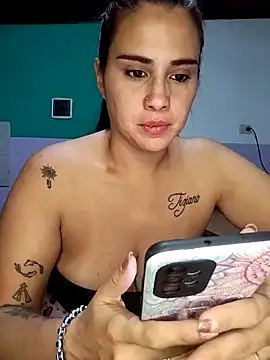 Snapshot of kariciasecreta chatting on 04/19/26, 09:41 kariciasecreta online show from 04/19/26, 09:41