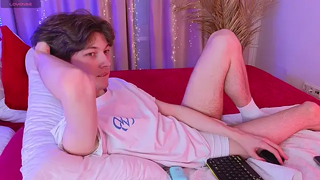  Den1s  online show from 11/30/25, 01:15