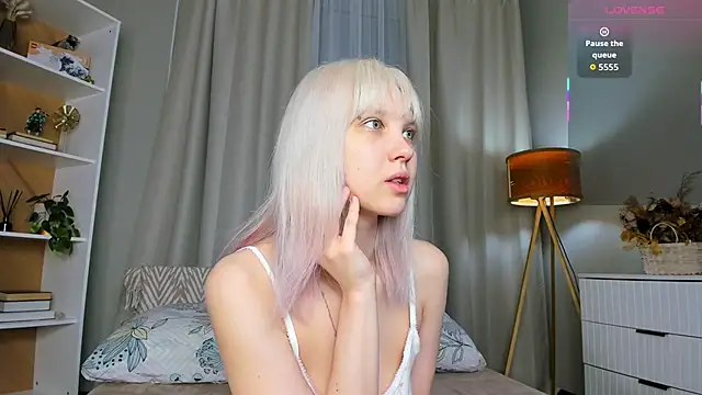 Snapshot of ErinBissonnette chatting on 03/02/26, 07:21 ErinBissonnette online show from 03/02/26, 07:21