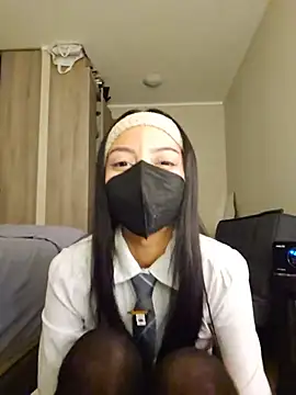 Snapshot of Liarmosca21 chatting on 06/13/26, 02:20 Liarmosca21 online show from 06/13/26, 02:20