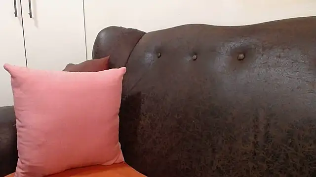 bustylaura4u online show from 03/01/25, 08:02