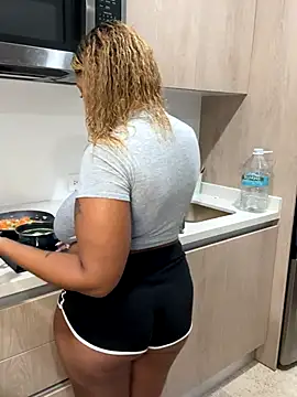 x deluLuz x online show from 10/16/25, 03:07