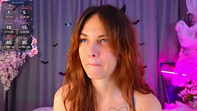 LisaDrake online show from 10/25/25, 07:19