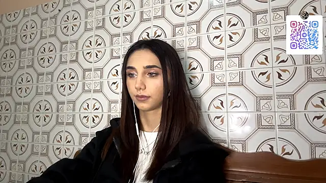 LinaMour online show from 11/28/25, 10:34