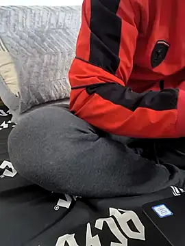 yazinyazin1 online show from 11/29/25, 11:24