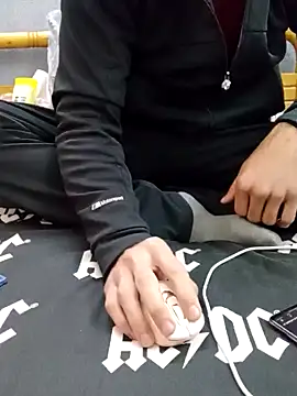 Snapshot of yazinyazin1 chatting on 12/20/25, 05:58 yazinyazin1 online show from 12/20/25, 05:58