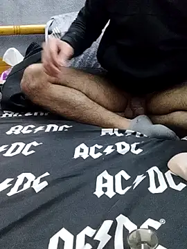 Snapshot of yazinyazin1 chatting on 12/22/25, 07:55 yazinyazin1 online show from 12/22/25, 07:55