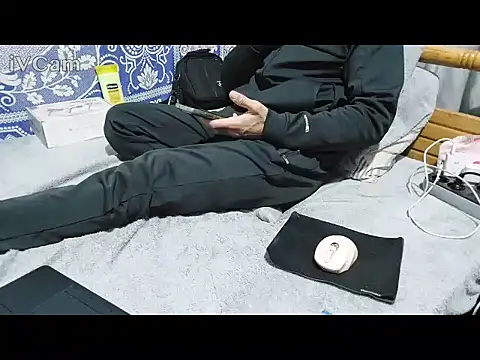 Snapshot of yazinyazin1 chatting on 02/11/26, 06:24 yazinyazin1 online show from 02/11/26, 06:24