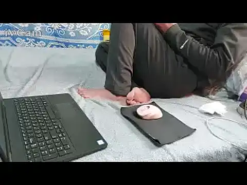 yazinyazin1 online show from 02/19/26, 01:07