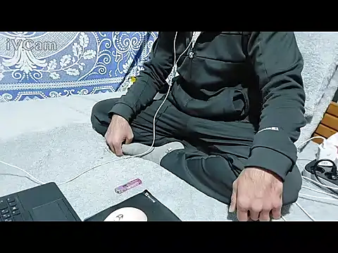 Snapshot of yazinyazin1 chatting on 02/27/26, 09:15 yazinyazin1 online show from 02/27/26, 09:15