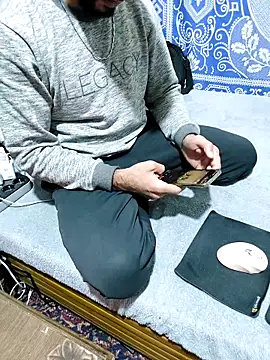 Snapshot of yazinyazin1 chatting on 03/05/26, 09:33 yazinyazin1 online show from 03/05/26, 09:33