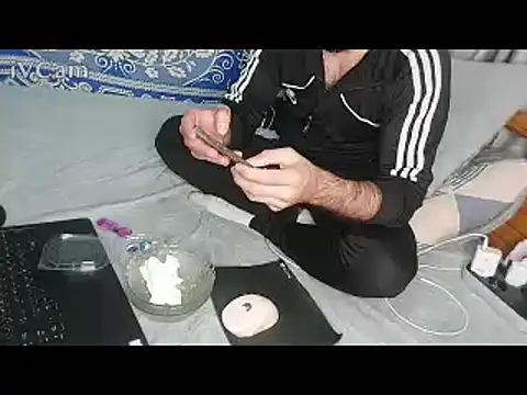 Snapshot of yazinyazin1 chatting on 03/16/26, 10:47 yazinyazin1 online show from 03/16/26, 10:47