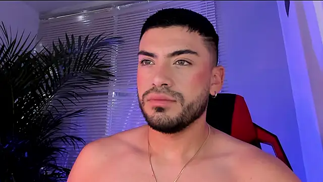 Snapshot of Alexander_Diiaz chatting on 10/03/25, 12:02 Alexander Diiaz online show from 10/03/25, 12:02