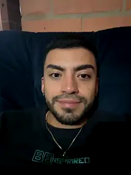 Snapshot of Alexander_Diiaz chatting on 10/12/25, 01:04 Alexander Diiaz online show from 10/12/25, 01:04