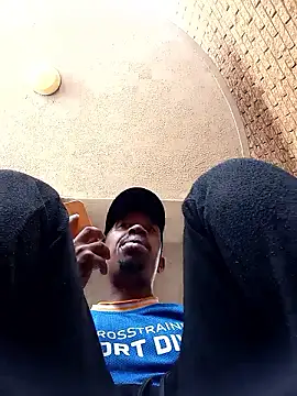 Snapshot of fitsexyman chatting on 01/13/26, 10:53 fitsexyman online show from 01/13/26, 10:53