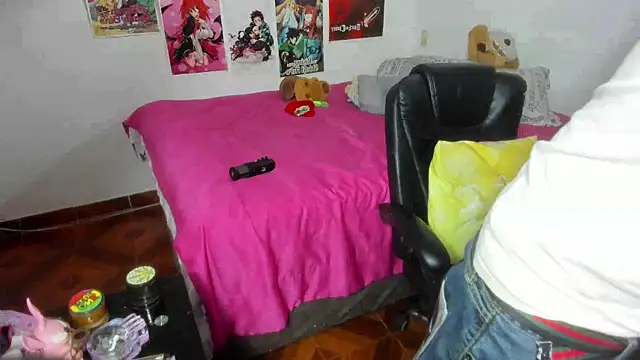 LovexJuxn  online show from 11/24/25, 04:40