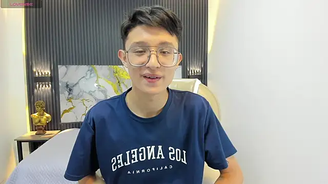 SantiagoRusso18 online show from 09/13/25, 12:05