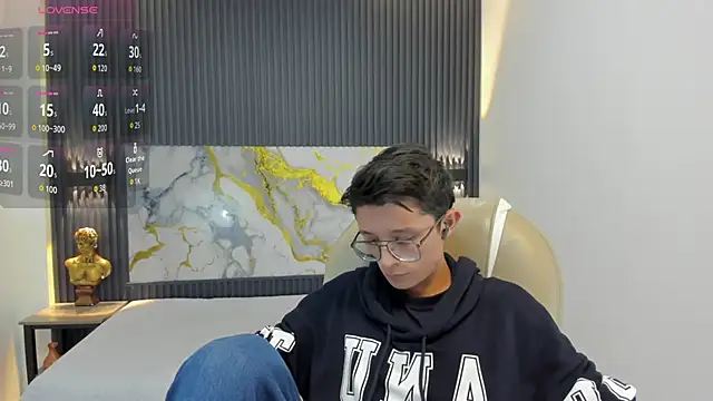 SantiagoRusso18 online show from 10/06/25, 12:35