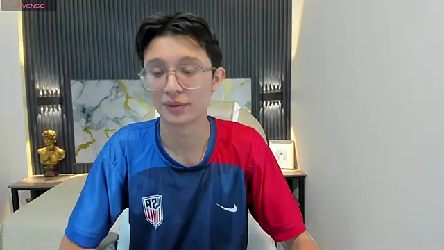 SantiagoRusso18 online show from 10/19/25, 01:01