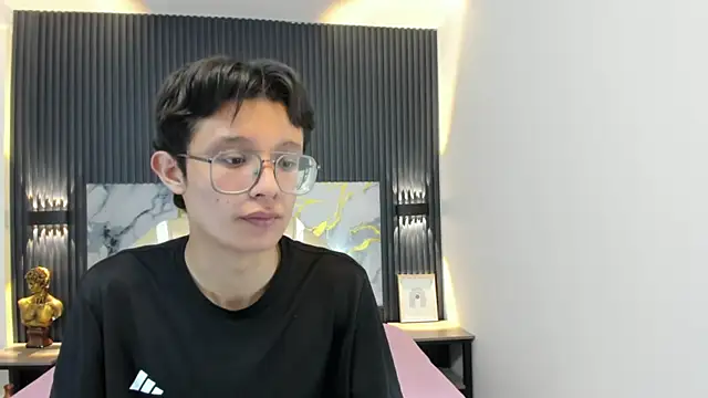 SantiagoRusso18 online show from 11/10/25, 01:32