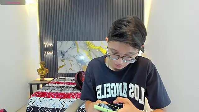 SantiagoRusso18 online show from 12/20/25, 12:23