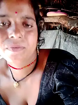 Snapshot of Manvi_tyagi chatting on 09/10/25, 05:40 Manvi tyagi online show from 09/10/25, 05:40