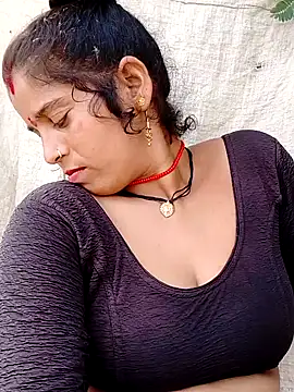 Snapshot of Manvi_tyagi chatting on 09/11/25, 06:35 Manvi tyagi online show from 09/11/25, 06:35