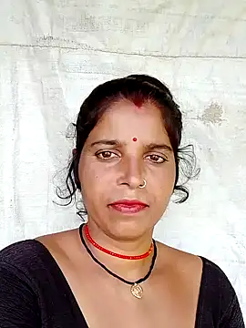 Snapshot of Manvi_tyagi chatting on 09/15/25, 09:20 Manvi tyagi online show from 09/15/25, 09:20
