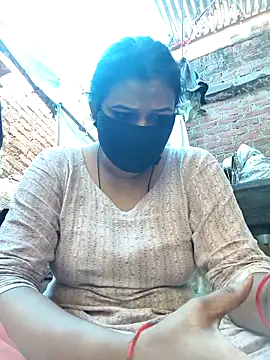 Snapshot of Manvi_tyagi chatting on 10/08/25, 02:20 Manvi tyagi online show from 10/08/25, 02:20