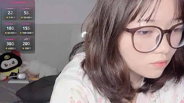 Snapshot of Xoxo-258 chatting on 10/21/25, 12:33 Xoxo-258 online show from 10/21/25, 12:33