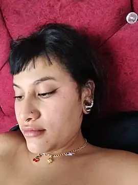 Eva Clark01 online show from 11/28/25, 12:08