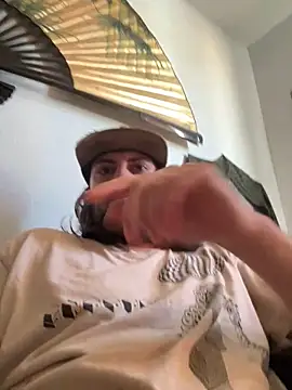 Snapshot of crashnasty chatting on 09/15/25, 11:49 crashnasty online show from 09/15/25, 11:49